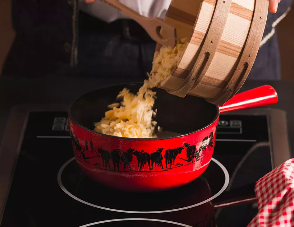 PREPARE,SHARE ANDENJOY Préparation d'une fondue